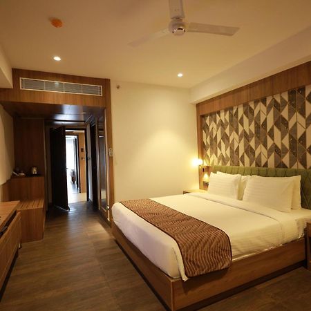 Mandarin Sky Hotel Kannur Exterior foto