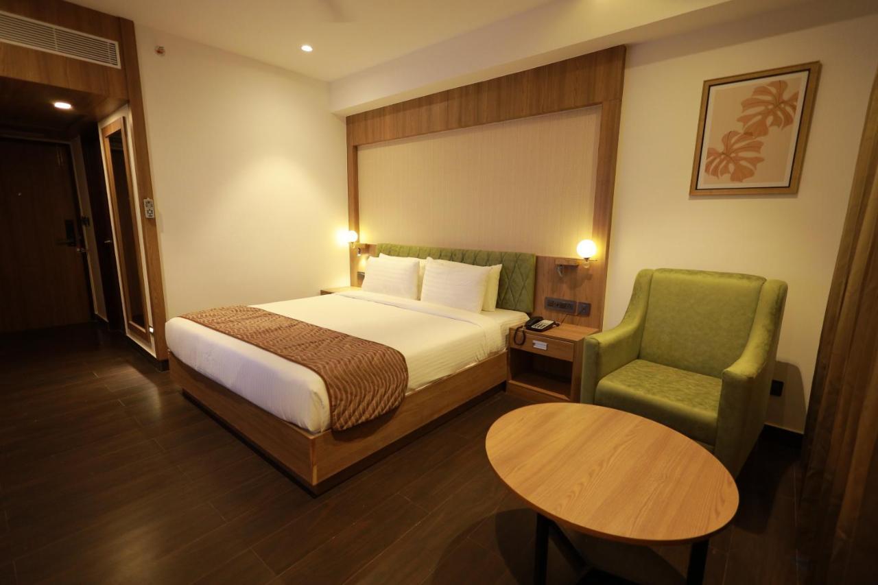 Mandarin Sky Hotel Kannur Exterior foto
